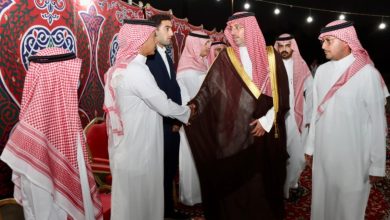 صورة محافظ جدة يعزّي أسرتَي العطاس والفاسي  أخبار السعودية