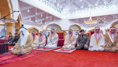 صورة نائب أمير الشرقية يؤدي صلاة الاستسقاء مع جموع المصلين  أخبار السعودية