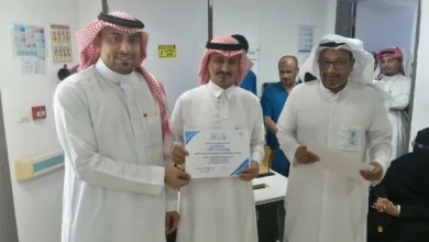 صورة صحي الخارش يكرم الإعلامي عبدالله مشهور  أخبار السعودية