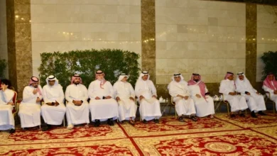 صورة مسؤولون وأعيان يعزّون أسرة عرب في وفاة فقيدها  أخبار السعودية