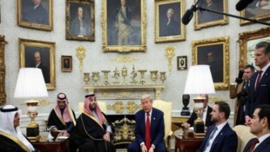 صورة ترامب وولي العهد السعودي يوقعان “اتفاقية الدفاع الإستراتيجي”