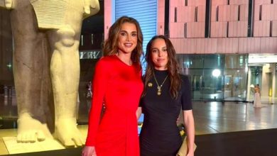 صورة | الملكة رانيا تشارك صورة عبر “إنستجرام” مع الأميرة سلمى وتعلق: “أحلى رحلة عبر الزمن مع حبيبتي”