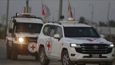صورة | الإعلام العبري: التعرف على هوية 3 جثث سلمتها القسام.. بينهم عقيد