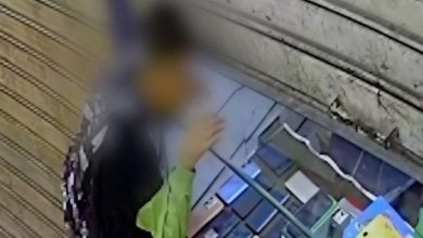 صورة | رصدته الكاميرات مرتين.. “حدث” يتخذ من متاجر وسط البلد هدفا لسرقاته.. فيديو