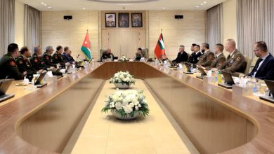 صورة | اللواء الركن الحنيطي يستقبل رئيس دفاع قوات الدفاع الهنغارية