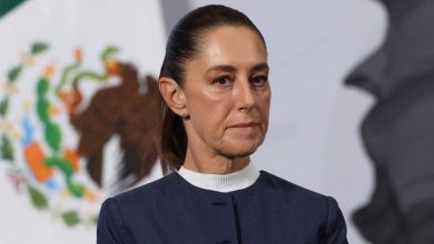 صورة | رئيسة المكسيك تتعرض للتحرش خلال تحيتها للجمهور وتقدم شكوى رسمية ضد المعتدي