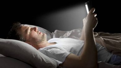 صورة | هل ضوء الهاتف “بريء”؟ دراسة كندية تخالف المعتقدات حول أضرار الشاشات قبل النوم