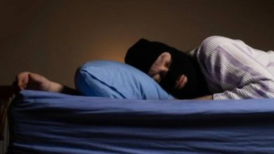 صورة | “اللص النائم”.. سيدة روسية تعود لمنزلها لتجد سارقا يغط في النوم بشقتها