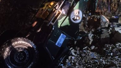 صورة | مراسل رؤيا: وفاة ثلاثيني إثر انقلاب مركبته في وادي موسى