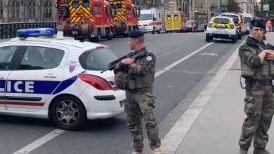 صورة | اعتقال ثلاث نساء خططن لشراء كلاشينكوف وتنفيذ هجمات في قاعة حفلات في فرنسا