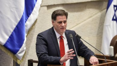 صورة | وزير الشؤون الاستراتيجية في حكومة الاحتلال يقدم استقالته