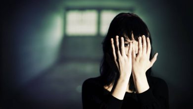 صورة | ضبط “بلوجر” بتهمة نشر فيديوهات خادشة للحياء بهدف “تحقيق الأرباح”