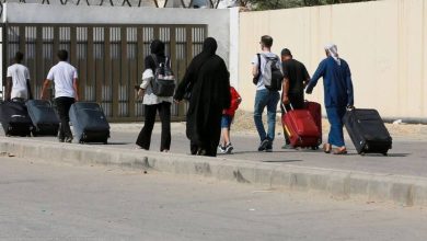 صورة | لغز “الرحلة الغامضة”: التحقيقات تكشف كيف وصل 150 غزيا بلا وثائق إلى جوهانسبرغ؟