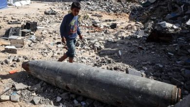 صورة | تقرير “إيكونومست”: 7 آلاف طن من الذخائر غير المنفجرة مدفونة في غزة ومهمة التطهير قد تستغرق 30 عاما