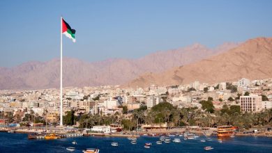 صورة | مراسل رؤيا: وفاة عامل في العقبة إثر سقوط “ماسورة” من رافعة أثناء أعمال صيانة