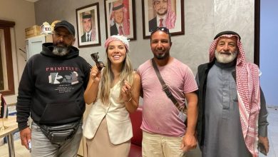 صورة | شهامة وأمانة في البترا.. سائحة مؤثرة تشكر الأردن أمام 10 ملايين متابع