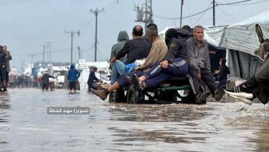 صورة غرق مئات خيام النازحين في مواصي خانيونس جنوبي غزة
