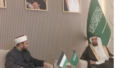 صورة وزير الأوقاف يوقع بروتوكول الحج مع وزير الحج السعودي لموسم حج 1447هـ