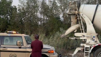 صورة ضبط مقيم باكستاني لتلويثه البيئة بتفريغ مواد خرسانية في منطقة المدينة المنورة
