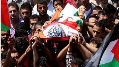 صورة استشهاد فلسطيني برصاص مستوطنين جنوب الضفة الغربية