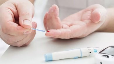 صورة يتلف الأوعية الدموية والأعصاب.. كيف يهدد السكري صحة القلب ويزيد خطر أمراض الشرايين؟