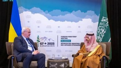 صورة وزير الخارجية يبحث العلاقات الثنائية مع نظيره الأوكراني