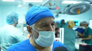 صورة الفريق الجراحي تمكن من فصل التوأم الجامايكي في وقت قياسي