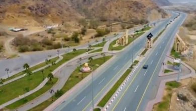 صورة توفر الاستراحات المتكاملة على طرق السفر بعد كل ساعة يسهم في راحة المسافرين