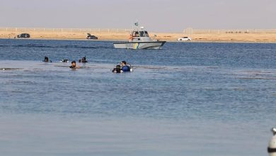 صورة حرس الحدود ينفذ حملة تطوعية لتنظيف شاطئ الشرم وقاع البحر في المدينة المنورة