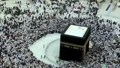 صورة تعقيم مستمر في المسجد الحرام وسط تزايد أعداد الطائفين