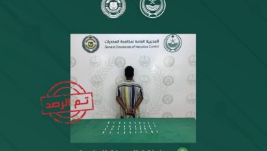 صورة القبض على مقيم بمنطقة المدينة المنورة لترويجه الشبو المخدر