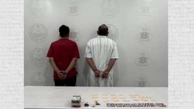 صورة القبض على شخصين لترويجهما الإمفيتامين والحشيش وأقراص مخدرة في القصيم