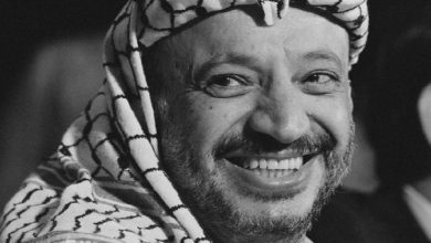 صورة مرافق ياسر عرفات يكشف لأول مرة: “أبو عمار” قُتل بالسم عبر الدواء وخانه مقربون منه (فيديو)