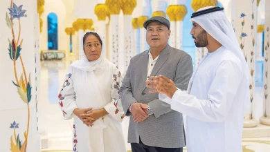 صورة رئيس وزراء توفالو يقوم بزيارة جامع الشيخ زايد الكبير في أبوظبي