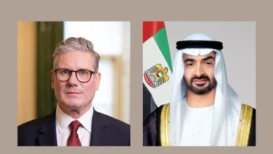 صورة رئيس الدولة يتلقى مكالمة هاتفية من رئيس الوزراء البريطاني