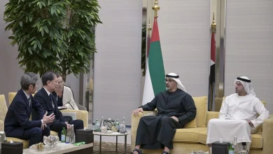 صورة خالد بن محمد بن زايد يلتقي المدير التنفيذي للمتحف الوطني بطوكيو