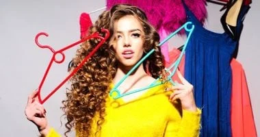 صورة لماذا بعض الألوان تزيد من جاذبيتك؟ اعرفي السبب
