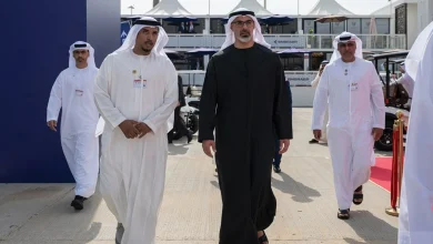 صورة خالد بن محمد بن زايد يزور عدة أجنحة في معرض دبي للطيران