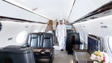 صورة حمدان بن محمد يزور معرض دبي للطيران ويعاين جانباً من أحدث الطائرات المشاركة