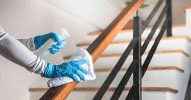 صورة 7 أدوات تنظيف أساسية لإزالة البقع العنيدة وليست المياه والصابون وحده