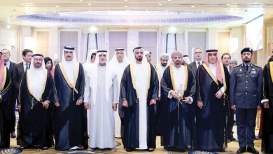صورة سيف بن زايد يحضر حفل السفارة العمانية بمناسبة اليوم الوطني الخامس والخمسين