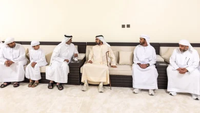 صورة محمد بن راشد يقدّم واجب العزاء بوفاة سعيد المروشد