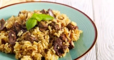 صورة طاجن الأرز بالكبدة: طبق شهي وسريع التحضير