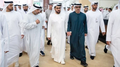 صورة حمدان بن زايد وهزاع بن زايد يزوران المعرض الدولي للصيد والفروسية في العين في دورته الأولى