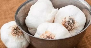 صورة طرق تخزين الثوم مع اقتراب الشتاء: حيل سهلة وسريعة