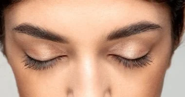 صورة رموشك تكشف صحتك: أربع حالات لا يجب تجاهلها