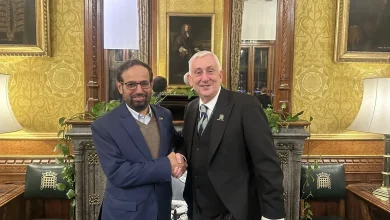 صورة علي راشد النعيمي يجتمع مع رئيس مجلس العموم البريطاني