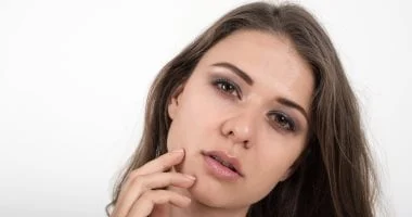 صورة 5 طرق طبيعية لإزالة شعر الوجه وتقليل نموه مع وصفة الكركم