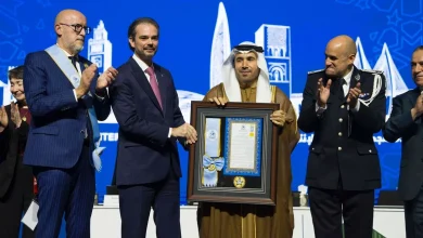 صورة اللواء الريسي ينال وسام الإنتربول من الطبقة العليا تقديرا لجهوده في دعم وتعزيز الأمن العالمي