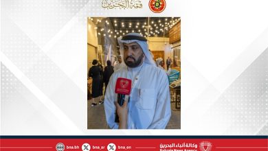 صورة الوفود الإعلامية المشاركة في القمة الخليجية تتعرّف على تراث المحرق ضمن فعالية «ليالي المحرق»